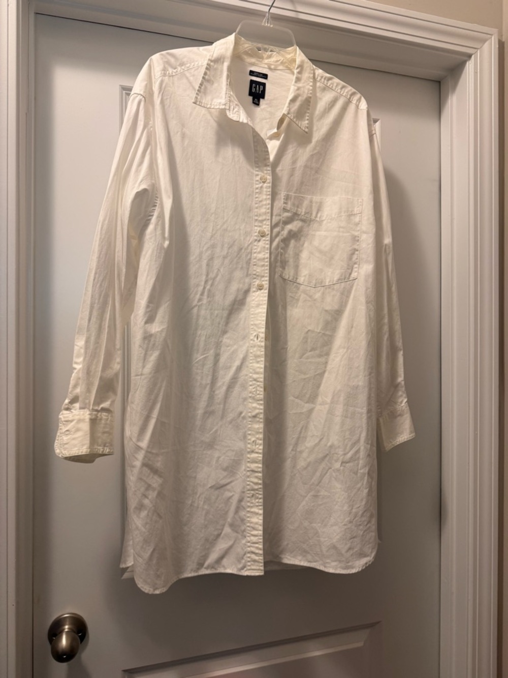 GAP Women's White Long Sleeve Button-Down Shirt oversized